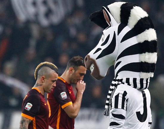 文班亚马发挥出色，成为比赛焦点（文班亚马状态火热，抢尽赛场风头）