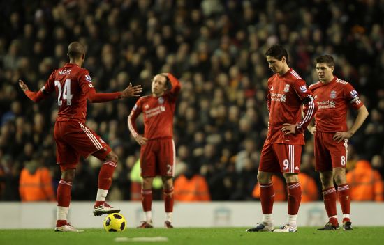 克罗斯：绿茵场上的精准指挥官（克罗斯：中场精确制导者）