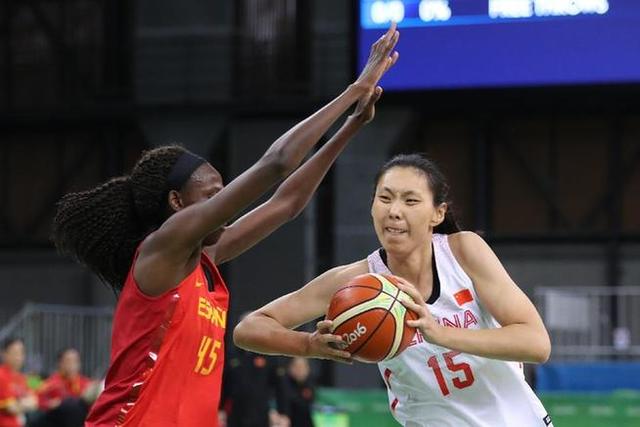 王钰栋新经纪公司：曾代理莱万、拜尔，旗下球员多在德国、瑞士踢球（王钰栋签约新经纪公司：曾代理莱万、拜尔，客户多在德国与瑞士联赛效力）