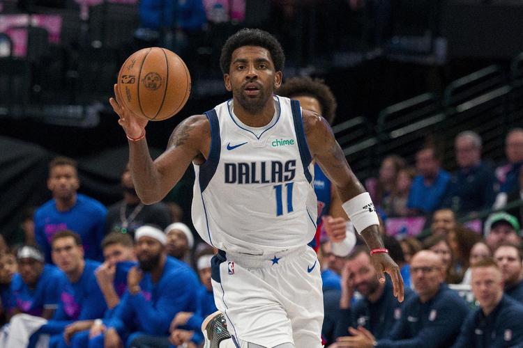 纳瓦斯：退役前一年因髋关节问题我甚至无法陪孩子们散步（纳瓦斯回忆：退役前一年髋伤缠身，连陪孩子散步都做不到）