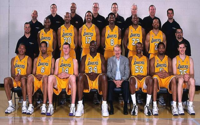 热刺短传渗透锋利如刃（热刺短传渗透刀锋般犀利）