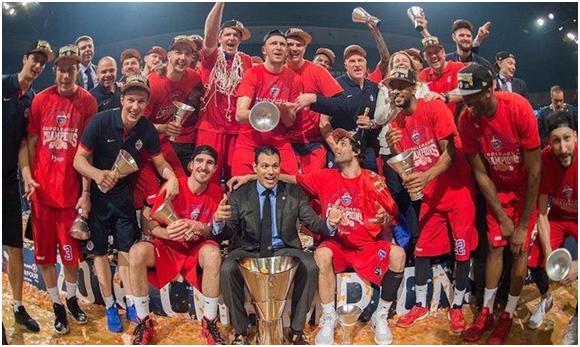 阿斯：维尼修斯希望继续为皇马效力，续约谈判已步入正轨（阿斯：维尼修斯愿留皇马，续约谈判进展顺利）