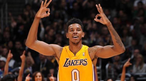 库普梅纳斯：我们想拿意杯冠军，但接下来要专注踢那不勒斯（库普梅纳斯：剑指意杯冠军，眼下先全力迎战那不勒斯）